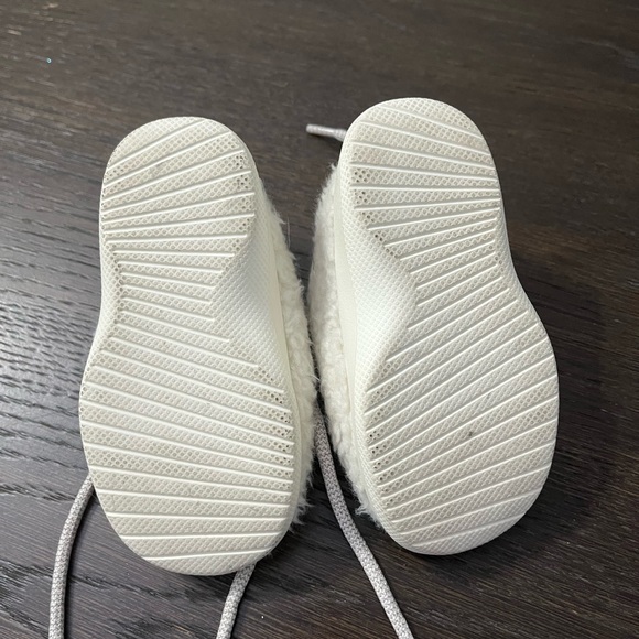 Allbirds toddler shoes- Smallbords tennis shoes 5T - Picture 3 of 3